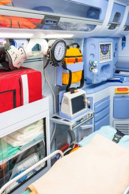Ambulans içinde sıhhi yuvası görüntülemek. 