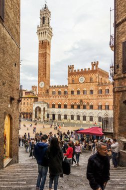 Piazza del Duomo Siena görünümünü