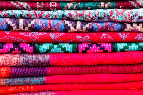 Nepal katlanmış eşarp deseni.