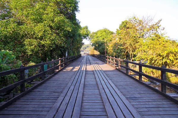 Ahşap köprü Sangkhlaburi, Tayland.