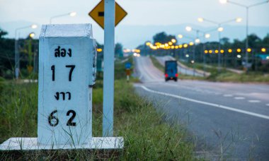 Şarkı,: Phrae, Thailand giden yolda kilometre taşı.