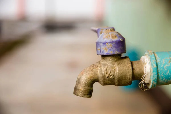 Eski paslı yakın dokunun.