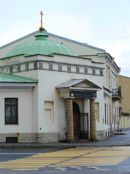 2017年6月，俄罗斯圣彼得堡Sinopskaya Naberezhnaya瓦兰修道院弥尔顿 — 图库照片