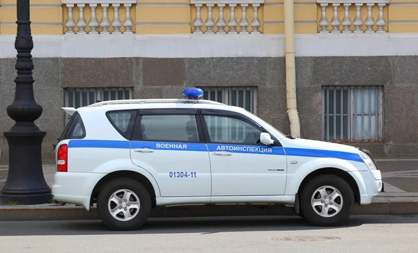 El coche de la policía militar rusa Plaza del Palacio San Petersburgo Rusia julio 2017 —  Fotos de Stock