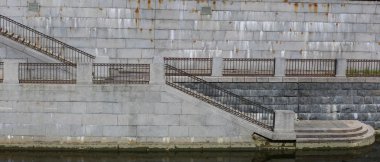 Suya iniş, Obvodniy Kanalı, Saint Petersburg, Rusya Temmuz 2017