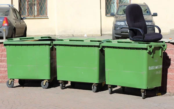 Los contenedores de basura — Foto de Stock