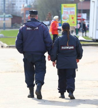 Polis devriye, ulitsa Kollontay, Saint Petersburg, Rusya Federasyonu, Nisan 2018