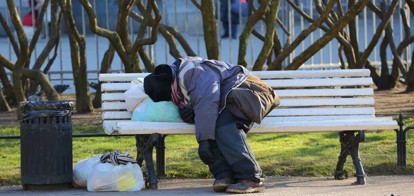 Sleeping Bench Homeless Nevsky Prospekt Saint Peterburg Russia March 2020 — Stock Photo, Image