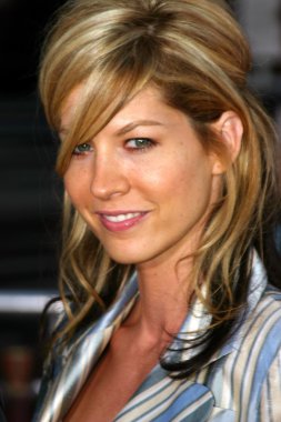 aktris Jenna Elfman
