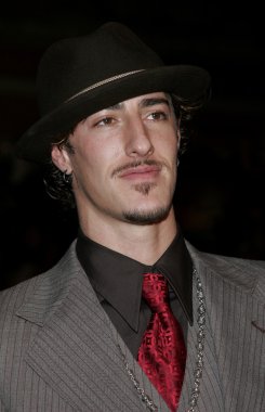aktör Eric Balfour