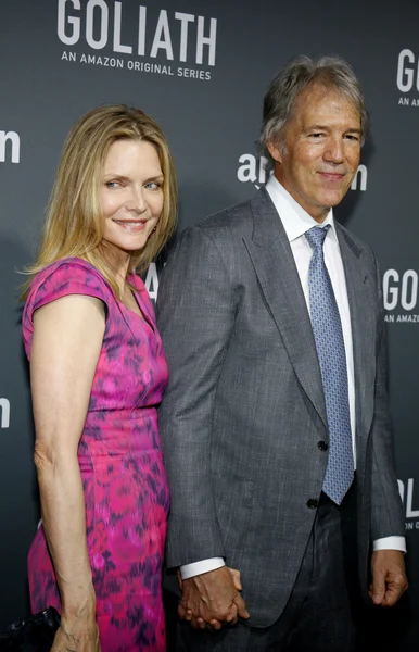 Michelle Pfeiffer y David E. Kelley —  Fotos de Stock
