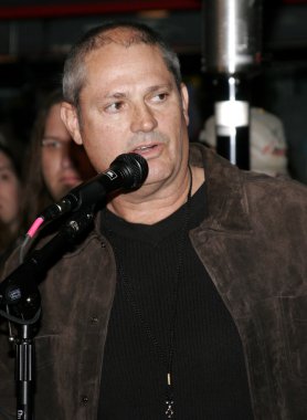 Müzisyen Mike kodes