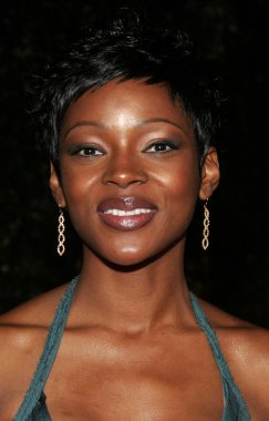 Aktris Caroline Chikezie