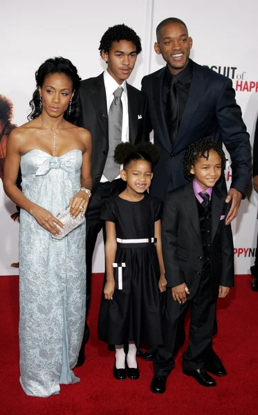 Jada Pinkett Smith, Will Smith, Jaden Smith e Willow Smith — Fotografia de Stock