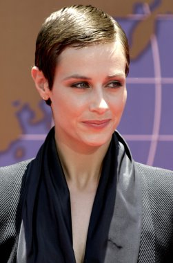 aktris cecile de france