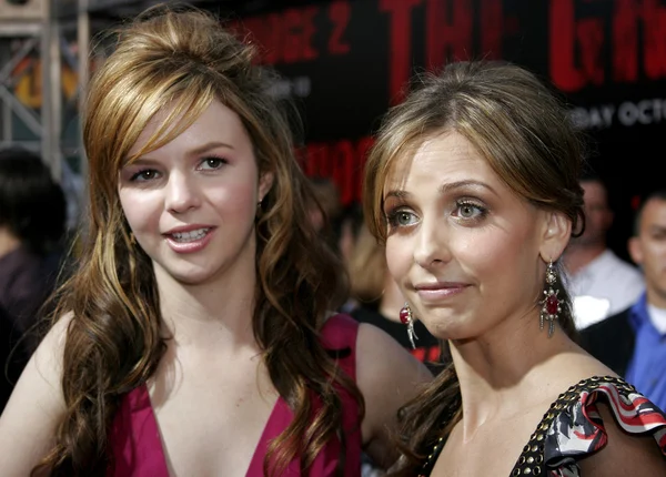 Amber Tamblyn and Sarah Michelle Gellar — Stock Photo, Image