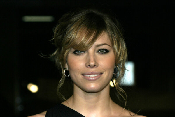 Актриса Джессика Биль
