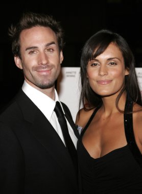 Joseph Fiennes ve Maria Dolores Dieguez