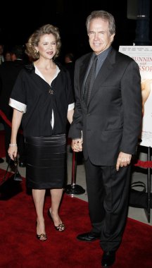 Joseph Fiennes ve Maria Dolores Dieguez