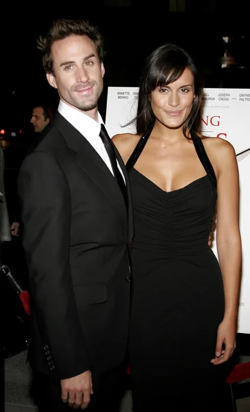 Joseph Fiennes y Maria Dolores Dieguez — Foto de Stock