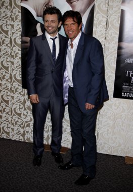 Michael Sheen ve Dennis Quaid