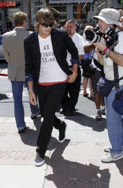 aktör Ashton Kutcher