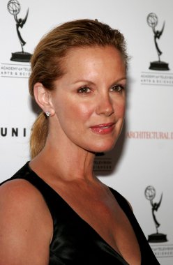 aktris Elizabeth Perkins