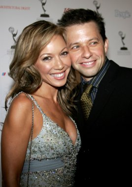Lisa Joyner ve Jon Cryer