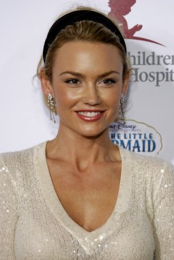 aktris Kelly Carlson