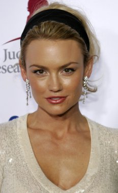 aktris Kelly Carlson