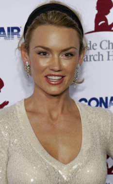 aktris Kelly Carlson
