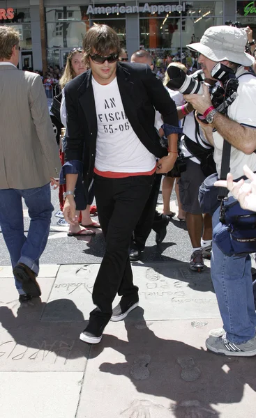 aktör Ashton Kutcher