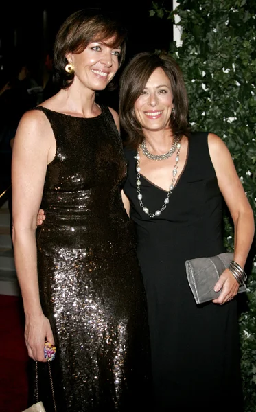 Allison Janney y Jane Kaczmarek — Foto de Stock