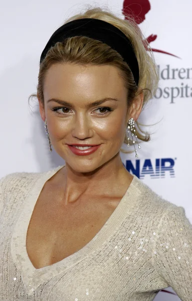aktris Kelly Carlson