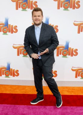 aktör James Corden