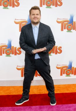 aktör James Corden