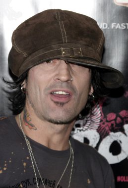 baterist Tommy Lee