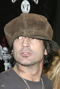 baterist Tommy Lee