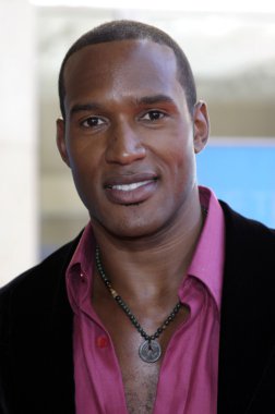 aktör Henry Simmons 