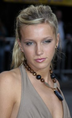 aktris Katie Cassidy