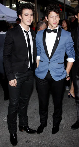 Kevin Jonas i Nick Jonas — Zdjęcie stockowe