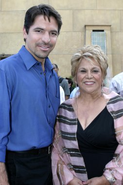 aktris Lupe Ontiveros