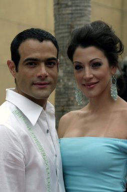 Luis Roberto Guzman ve Marie Benes