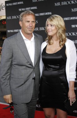 Kevin costner ve christine baumgartner