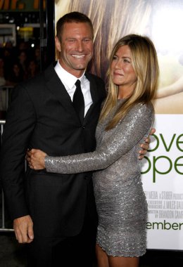 Aaron Eckhart ve Jennifer Aniston