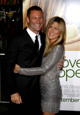 Aaron Eckhart ve Jennifer Aniston