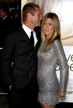 Aaron Eckhart ve Jennifer Aniston