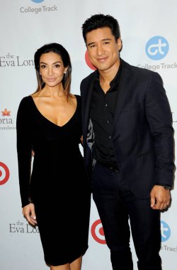 Courtney Mazza ve Mario Lopez