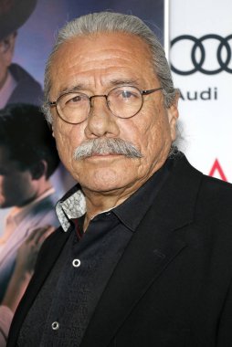 Aktör Edward James Olmos