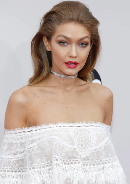 Modell Gigi Hadid — Stockfoto